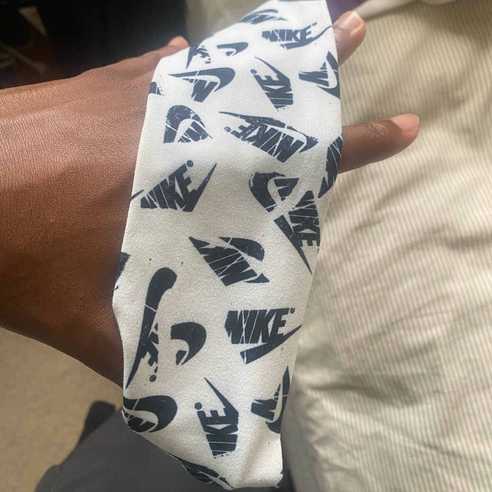 Brand new Nike headband